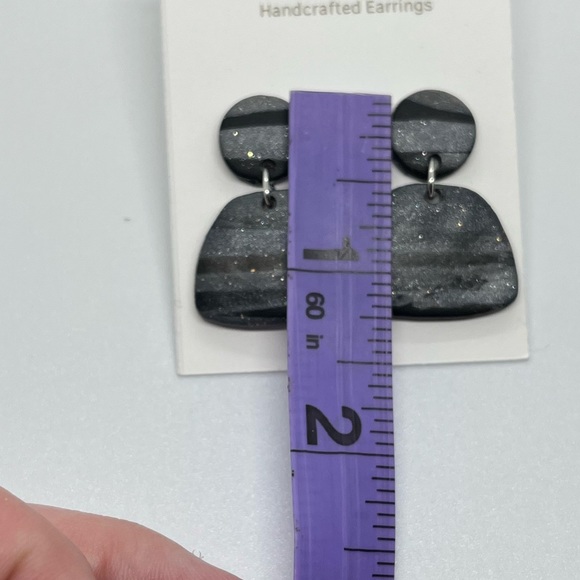 Handcrafted NWT Clay Earrings - Picture 4 of 9